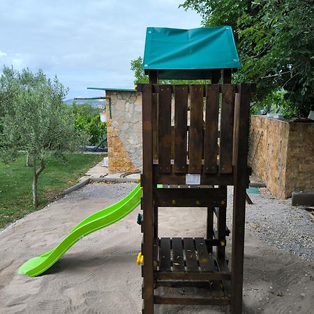 Home Away From Home With Outdoor Pool, Botanical Garden And A Beautiful Sea View Kaštela Exterior foto