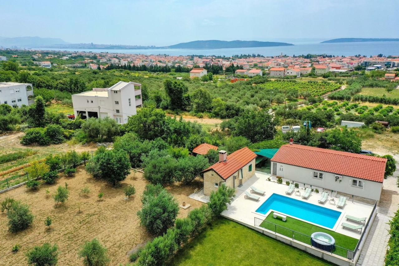 Home Away From Home With Outdoor Pool, Botanical Garden And A Beautiful Sea View Kaštela Exterior foto